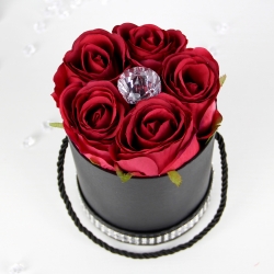 Ekskluzywny mini bukiet CZERWONYCH RÓŻ z diamentem, BO-73